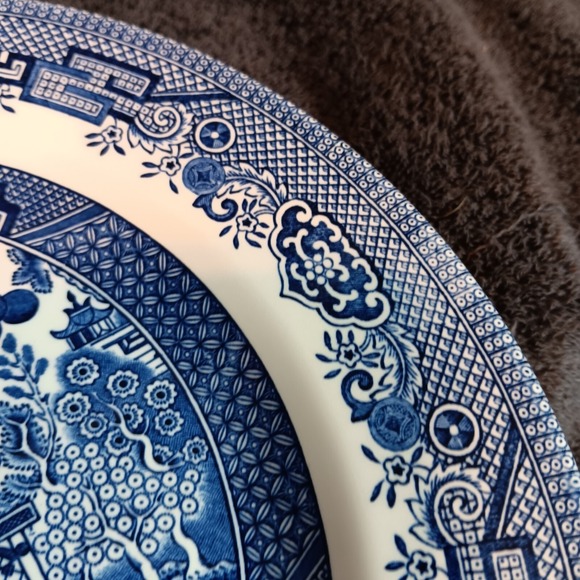 Vintage Blue Willow Willow Ware 10.5 inch Dinner Plate Churchill England NB - Picture 2 of 9